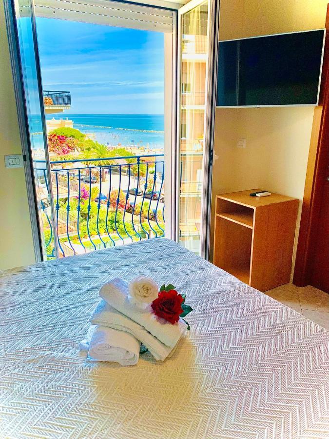 Ambassador Hotel 3*