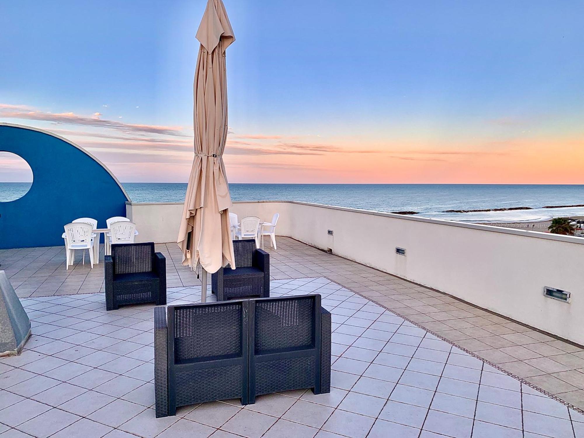 Ambassador Hotel 3*